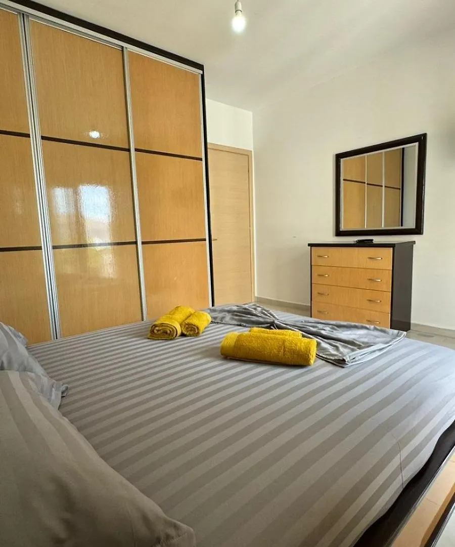 Michal'S Apartment Σαράντα 0*,
